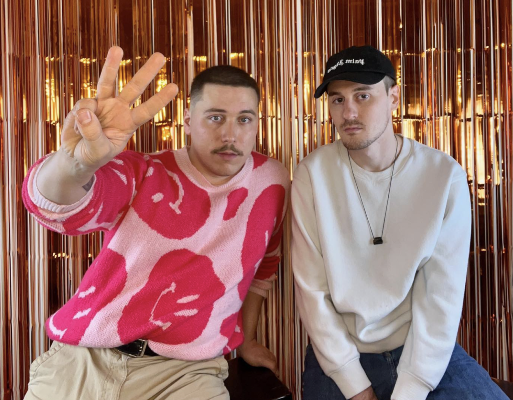 STRLING is an alternative pop-duo based in Chicago.
